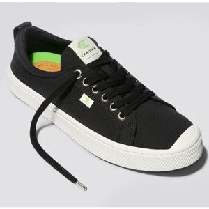 Cariuma Black Canvas Sneakers OCA Low shoes